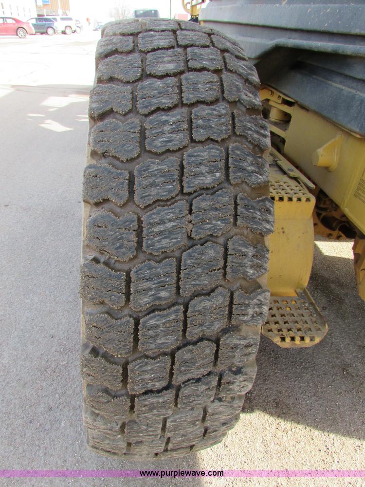 image for item I6676 2005 Caterpillar 12H VHP Plus motor grader