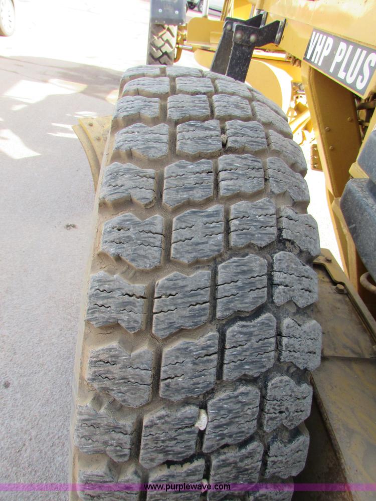 image for item I6676 2005 Caterpillar 12H VHP Plus motor grader