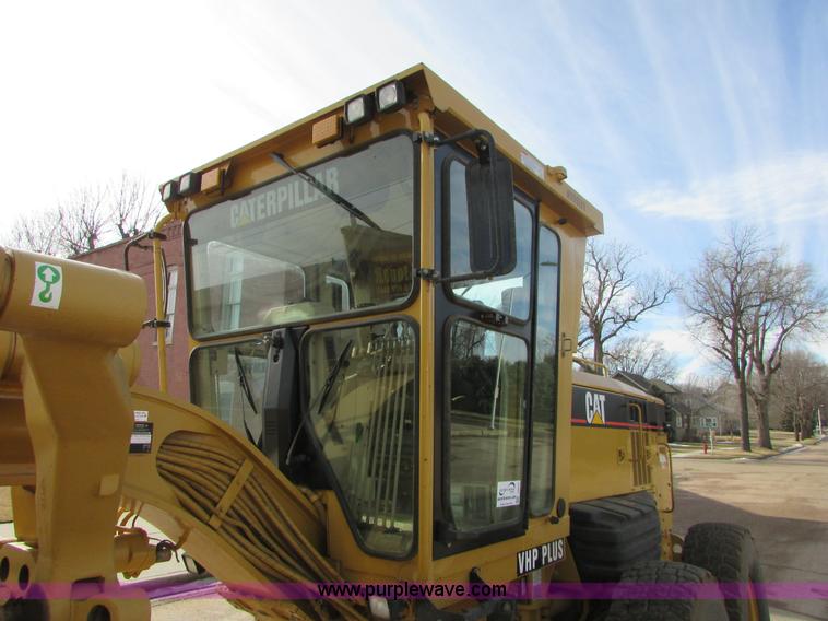 image for item I6676 2005 Caterpillar 12H VHP Plus motor grader