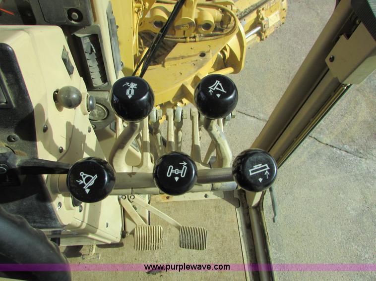 image for item I6676 2005 Caterpillar 12H VHP Plus motor grader