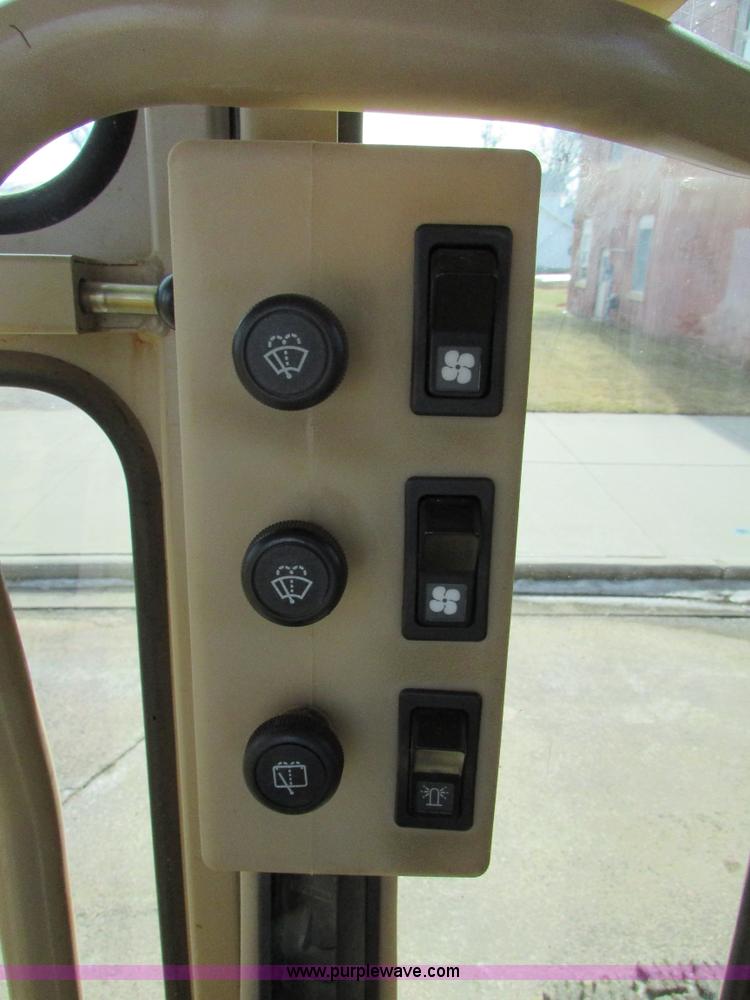 image for item I6676 2005 Caterpillar 12H VHP Plus motor grader