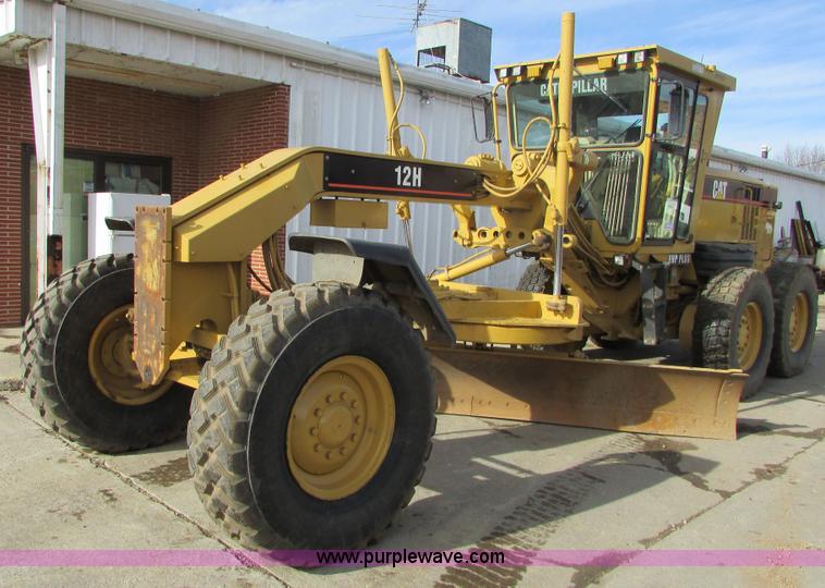 image for item I6676 2005 Caterpillar 12H VHP Plus motor grader
