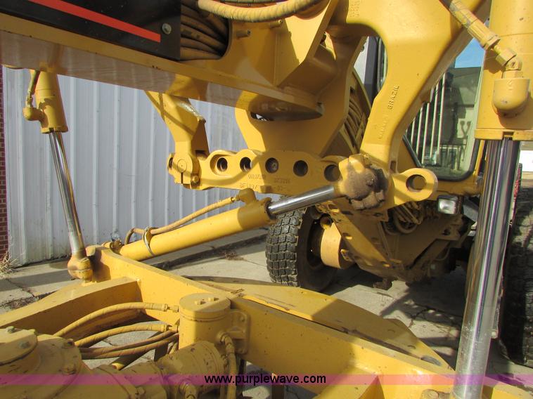 image for item I6676 2005 Caterpillar 12H VHP Plus motor grader