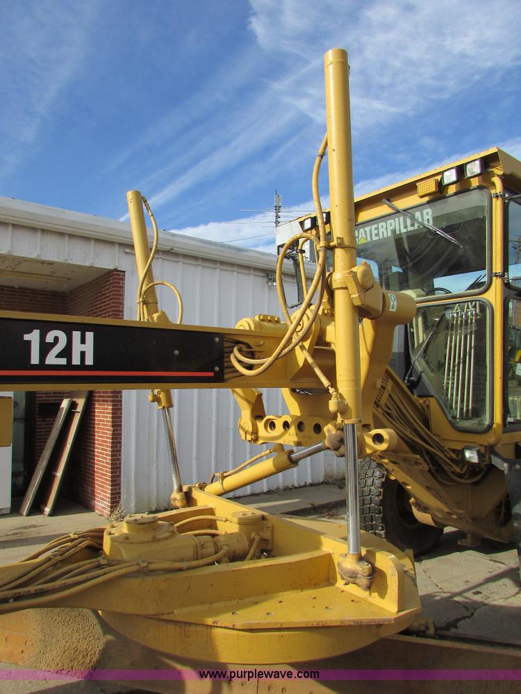 image for item I6676 2005 Caterpillar 12H VHP Plus motor grader