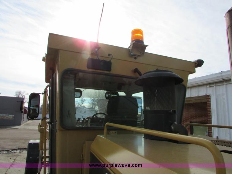 image for item I6676 2005 Caterpillar 12H VHP Plus motor grader