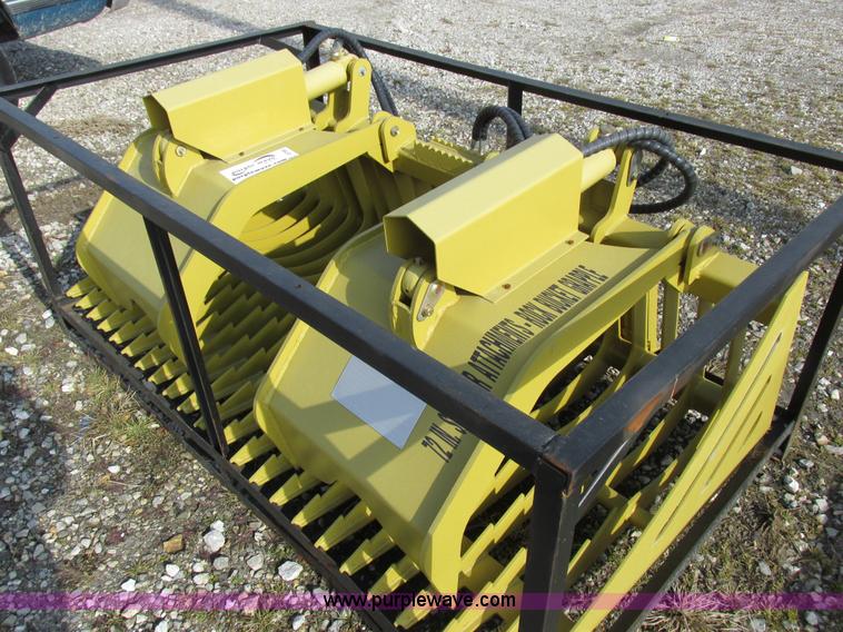 image for item I8766 Skid steer grapple bucket