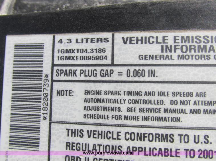 image for item I8767 2001 Chevrolet S10 pickup truck