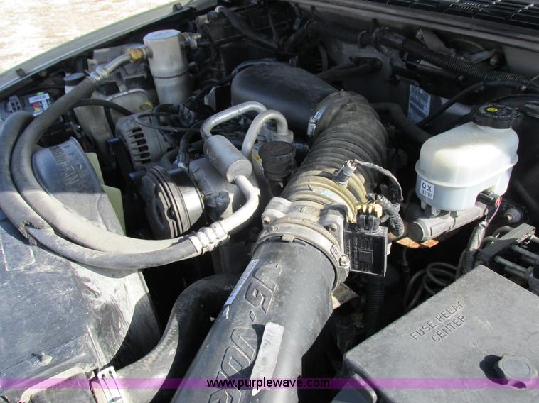 image for item I8767 2001 Chevrolet S10 pickup truck