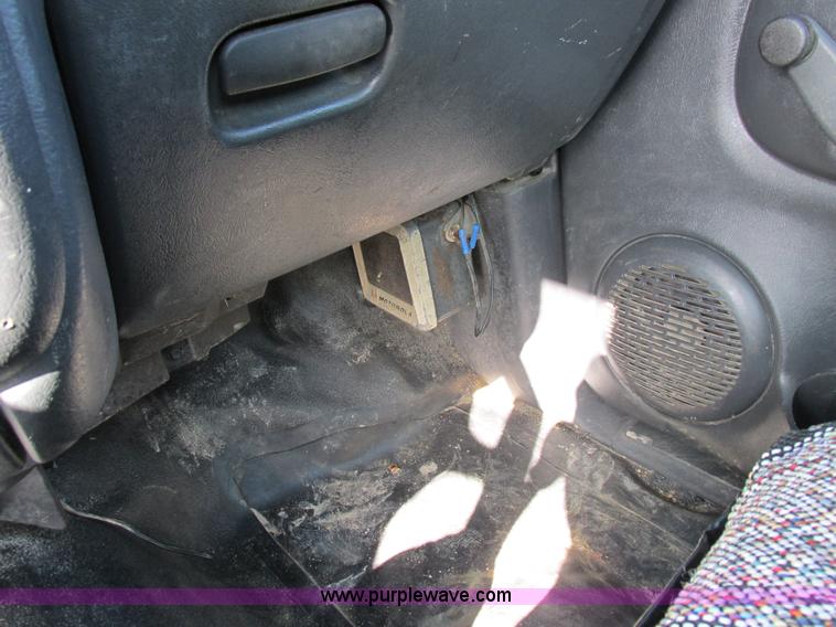 image for item I8767 2001 Chevrolet S10 pickup truck