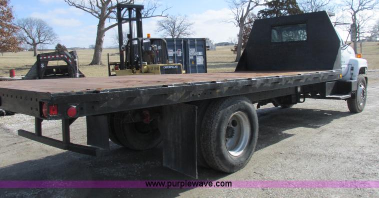 image for item I8769 1991 GMC TopKick flatbed truck