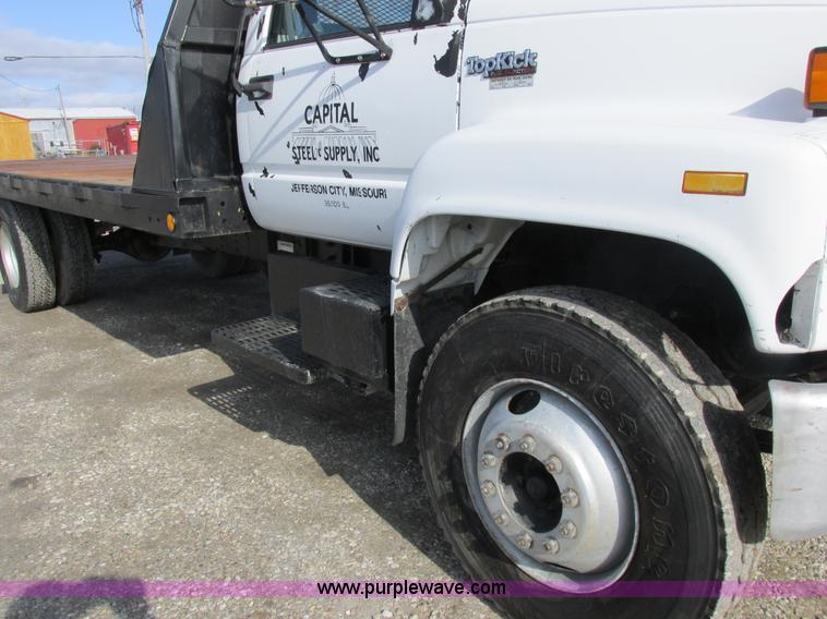 image for item I8769 1991 GMC TopKick flatbed truck