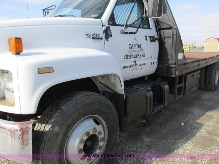 image for item I8769 1991 GMC TopKick flatbed truck
