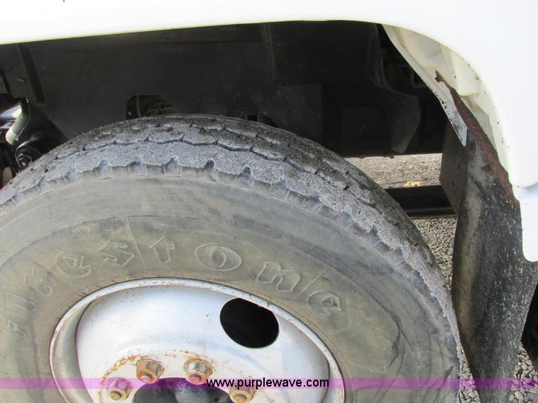 image for item I8769 1991 GMC TopKick flatbed truck