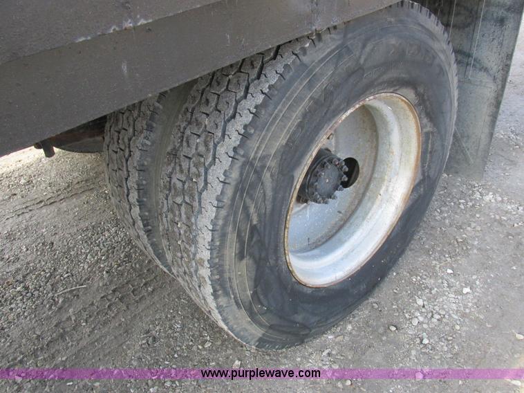 image for item I8769 1991 GMC TopKick flatbed truck