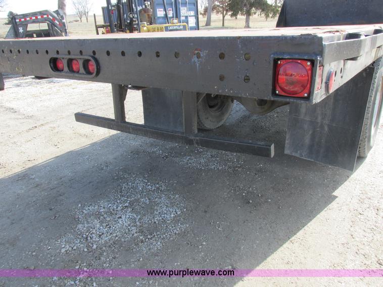 image for item I8769 1991 GMC TopKick flatbed truck