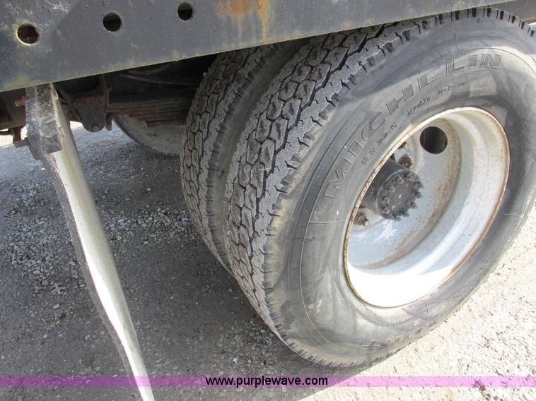 image for item I8769 1991 GMC TopKick flatbed truck