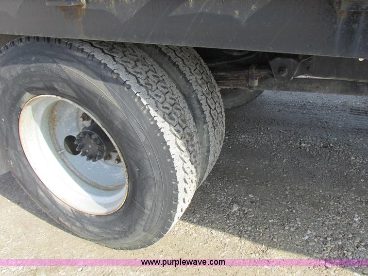 image for item I8769 1991 GMC TopKick flatbed truck