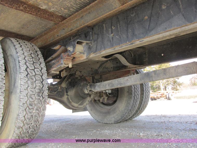 image for item I8769 1991 GMC TopKick flatbed truck