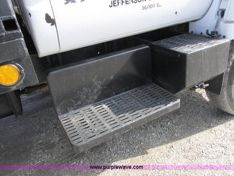 image for item I8769 1991 GMC TopKick flatbed truck