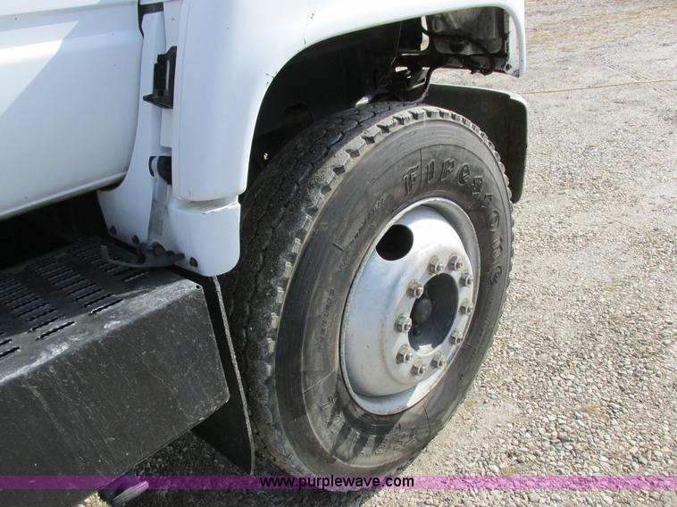 image for item I8769 1991 GMC TopKick flatbed truck