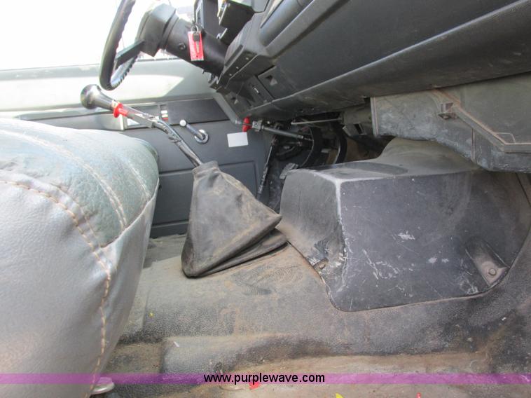 image for item I8769 1991 GMC TopKick flatbed truck