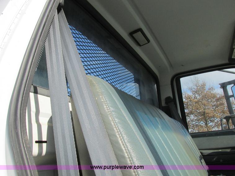 image for item I8769 1991 GMC TopKick flatbed truck