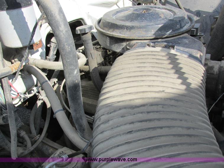 image for item I8769 1991 GMC TopKick flatbed truck