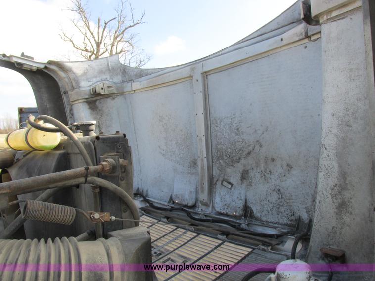 image for item I8769 1991 GMC TopKick flatbed truck