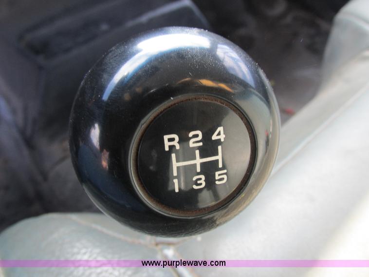 image for item I8769 1991 GMC TopKick flatbed truck