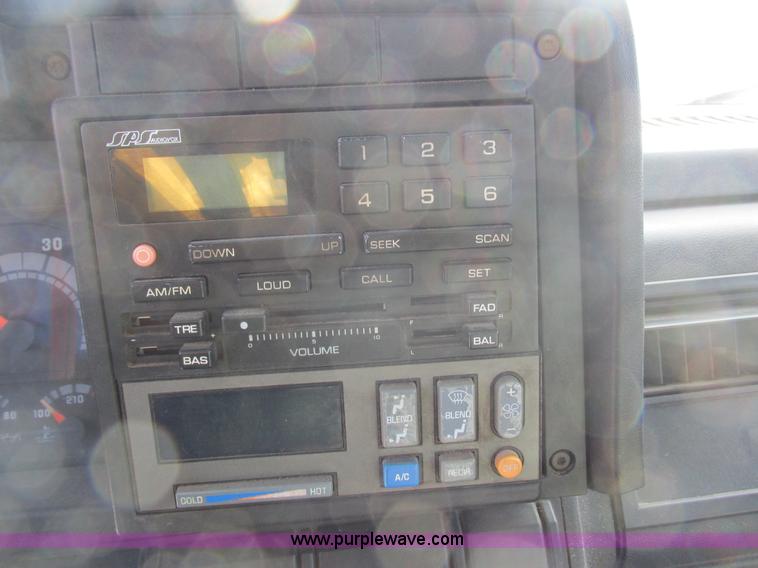 image for item I8769 1991 GMC TopKick flatbed truck