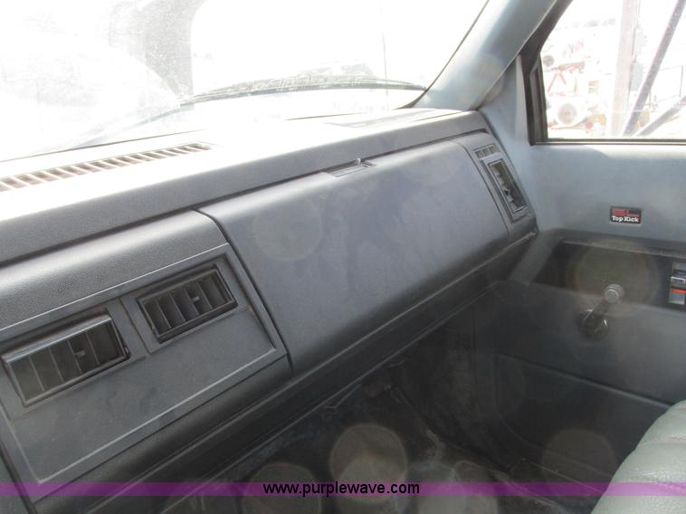 image for item I8769 1991 GMC TopKick flatbed truck