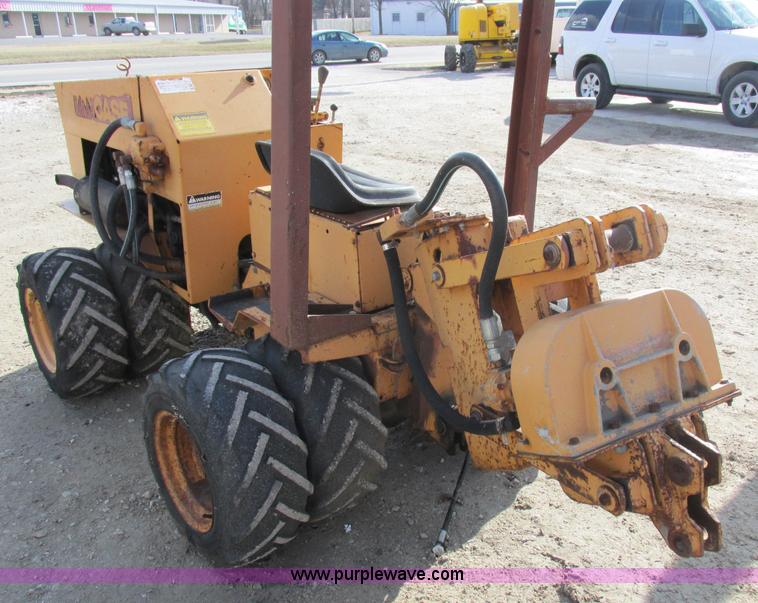 image for item I8784 1979 Case Maxi Sneaker vibratory plow