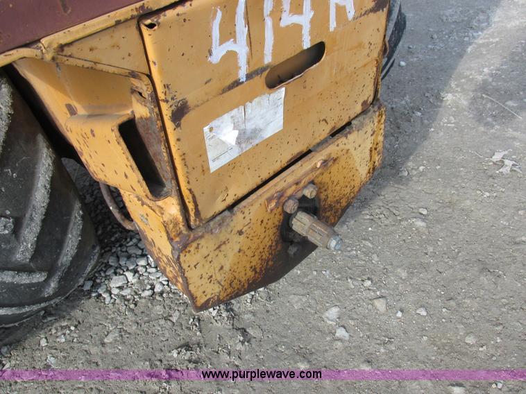 image for item I8784 1979 Case Maxi Sneaker vibratory plow