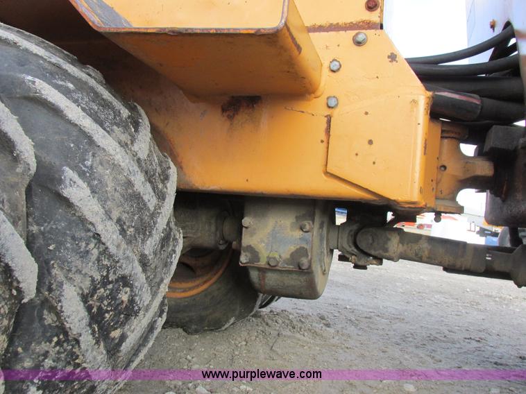 image for item I8784 1979 Case Maxi Sneaker vibratory plow