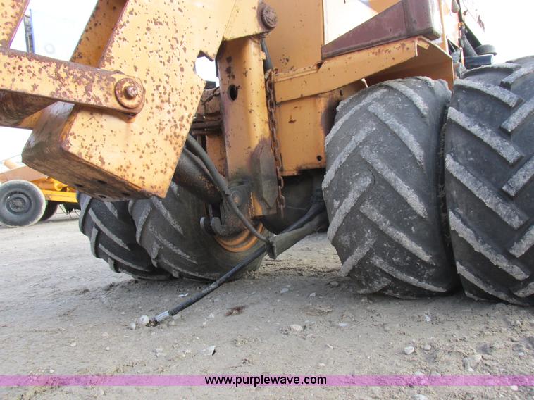 image for item I8784 1979 Case Maxi Sneaker vibratory plow