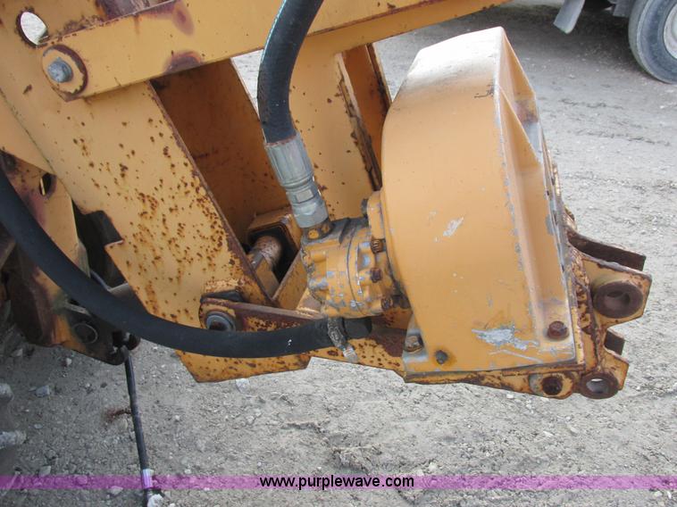 image for item I8784 1979 Case Maxi Sneaker vibratory plow