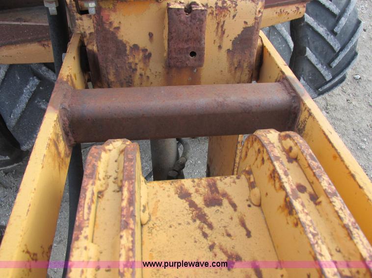 image for item I8784 1979 Case Maxi Sneaker vibratory plow