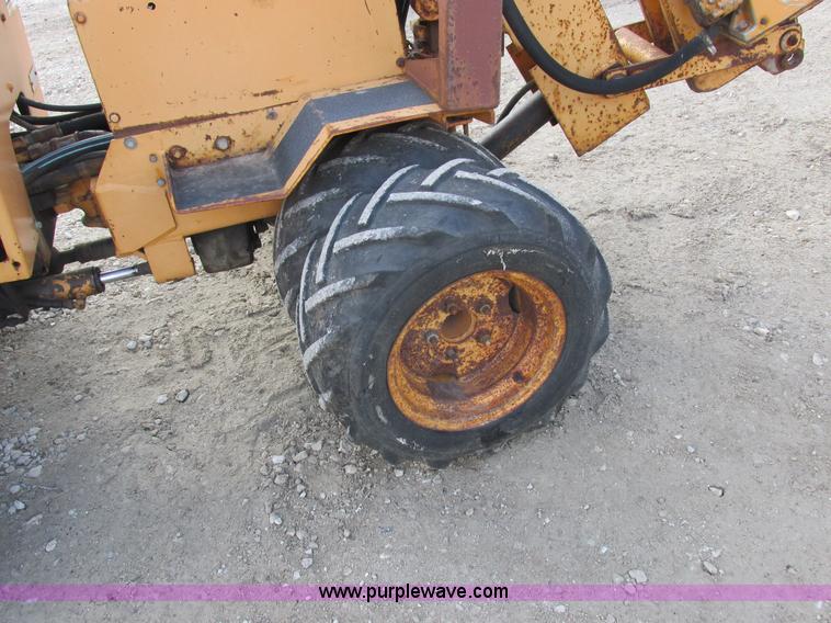 image for item I8784 1979 Case Maxi Sneaker vibratory plow