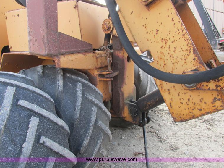 image for item I8784 1979 Case Maxi Sneaker vibratory plow