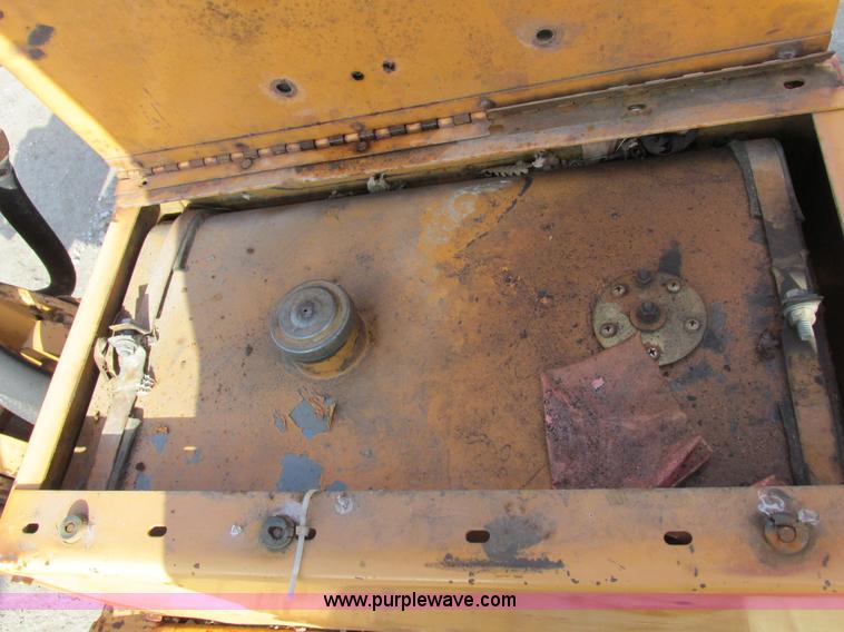 image for item I8784 1979 Case Maxi Sneaker vibratory plow