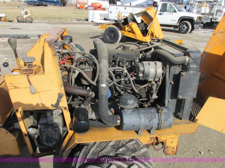 image for item I8784 1979 Case Maxi Sneaker vibratory plow