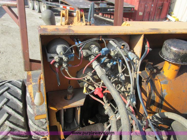 image for item I8784 1979 Case Maxi Sneaker vibratory plow