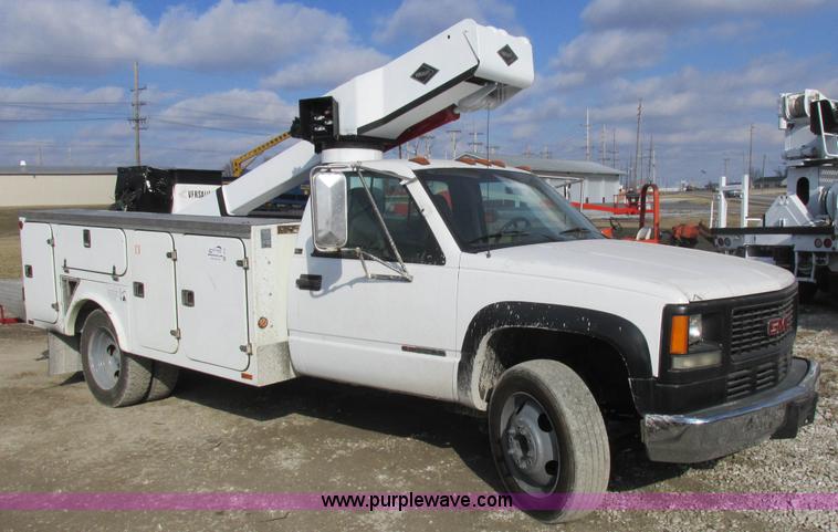 image for item I8787 1994 GMC Sierra 3500 bucket truck