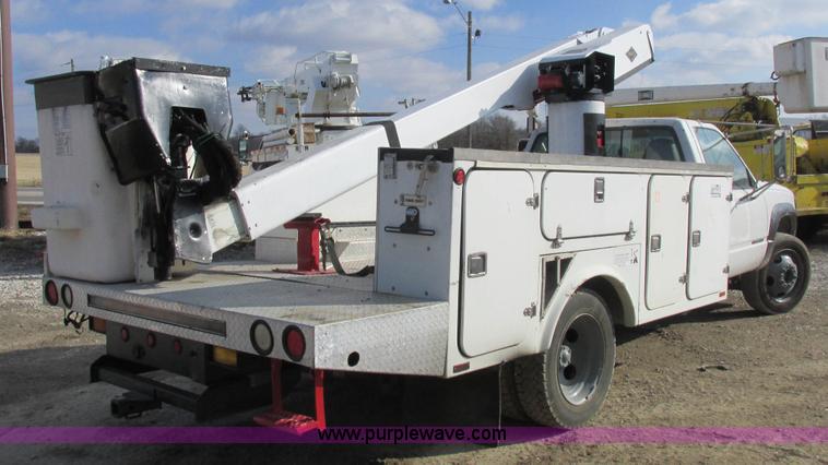 image for item I8787 1994 GMC Sierra 3500 bucket truck