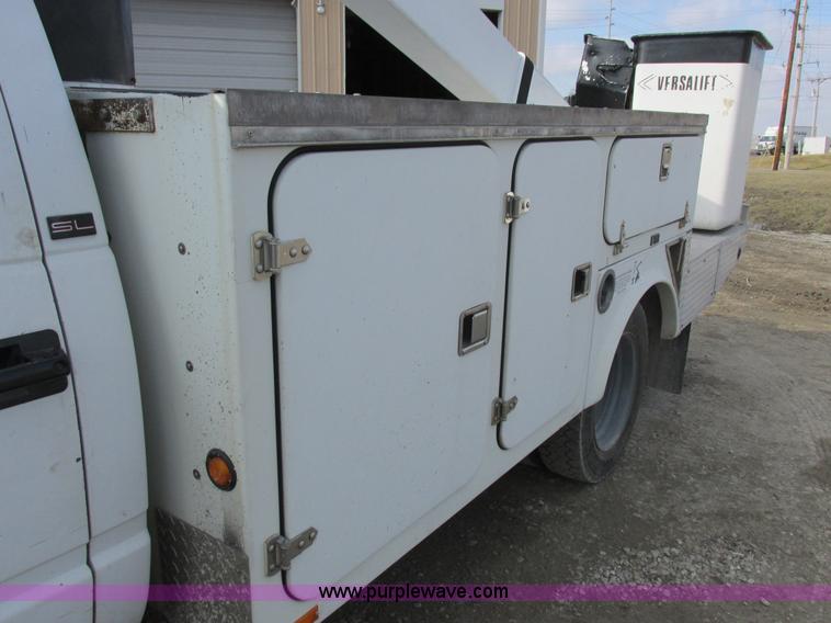 image for item I8787 1994 GMC Sierra 3500 bucket truck