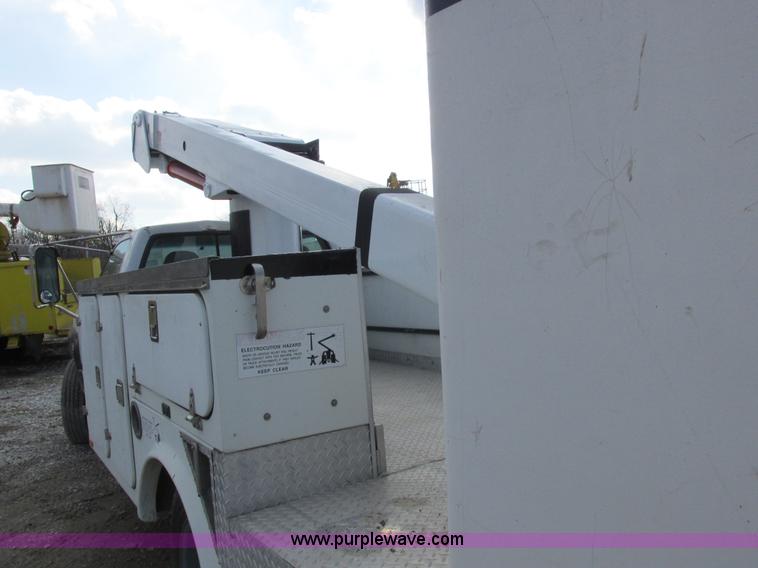 image for item I8787 1994 GMC Sierra 3500 bucket truck