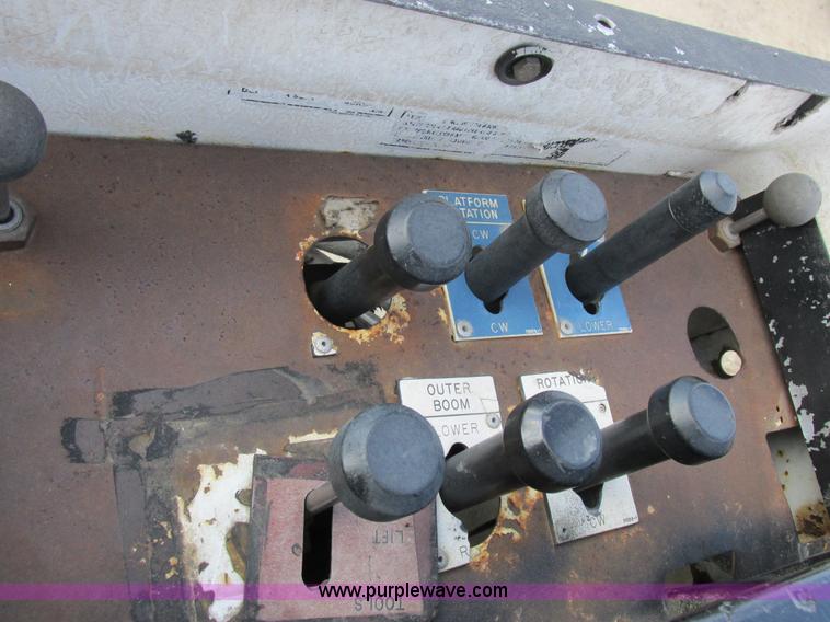 image for item I8787 1994 GMC Sierra 3500 bucket truck