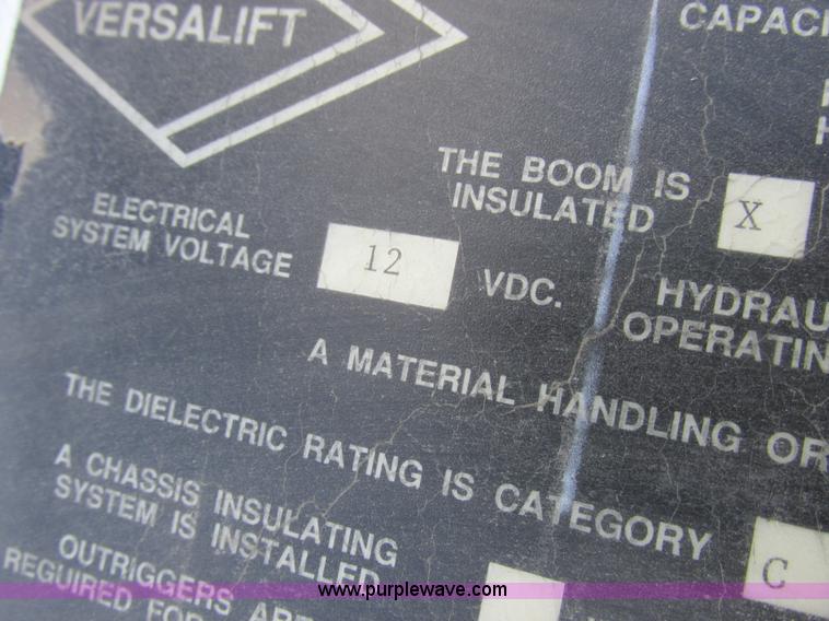 image for item I8787 1994 GMC Sierra 3500 bucket truck