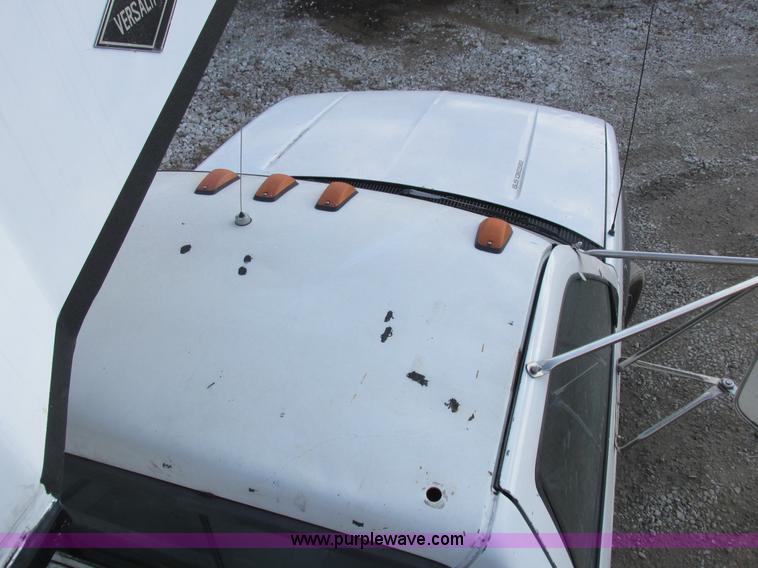 image for item I8787 1994 GMC Sierra 3500 bucket truck