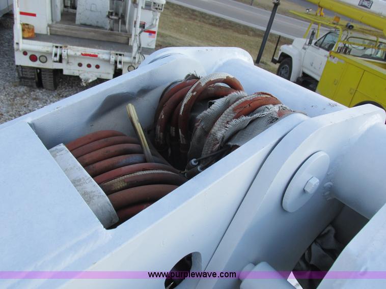 image for item I8787 1994 GMC Sierra 3500 bucket truck